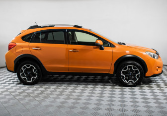 Подержанный автомобиль Subaru XV 2015 года (4 фото)