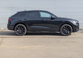 Новый Audi Q8 2025 (4 фото)