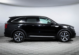 Подержанный автомобиль Kia Sorento 2021 года (4 фото)