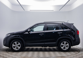 Подержанный автомобиль Kia Sorento 2014 года (2 фото)