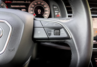 Подержанный автомобиль Audi Q7 2021 года (27 фото)