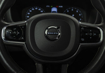 Подержанный автомобиль Volvo S60 2020 года (11 фото)