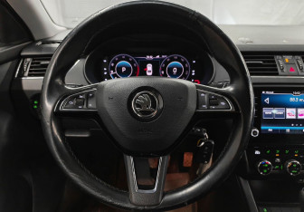 Подержанный автомобиль Skoda Octavia Liftback 2018 года (12 фото)