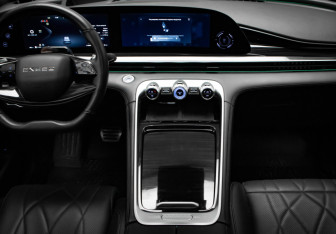 Подержанный автомобиль Exeed RX 2023 года (19 фото)