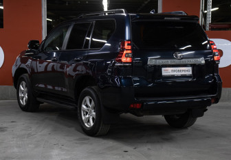 Подержанный автомобиль Toyota Land Cruiser Prado 2019 года (7 фото)