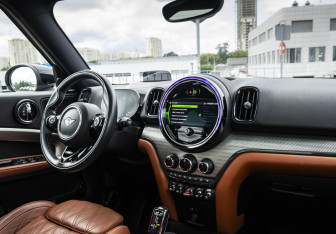 Подержанный автомобиль MINI Countryman 2020 года (16 фото)