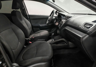 Подержанный автомобиль Kia Rio Sedan 2012 года (9 фото)