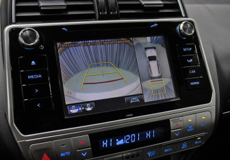 Подержанный автомобиль Toyota Land Cruiser Prado 2019 года (20 фото)