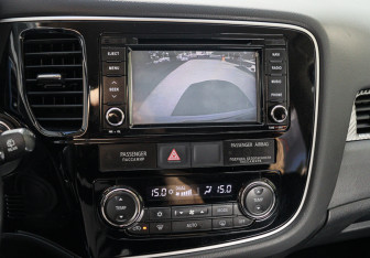 Подержанный автомобиль Mitsubishi Outlander 2013 года (15 фото)