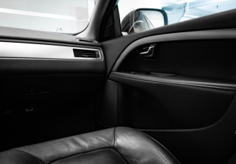 Подержанный автомобиль Volvo XC70 2014 года (20 фото)