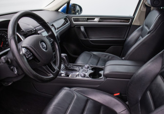 Подержанный автомобиль Volkswagen Touareg 2015 года (10 фото)