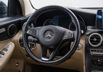 Подержанный автомобиль Mercedes-Benz GLC Coupe 2019 года (15 фото)