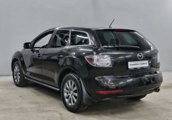 Подержанный автомобиль Mazda CX-7 2011 года (7 фото)