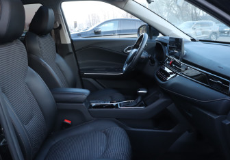 Подержанный автомобиль Москвич 3 2024 года (10 фото)