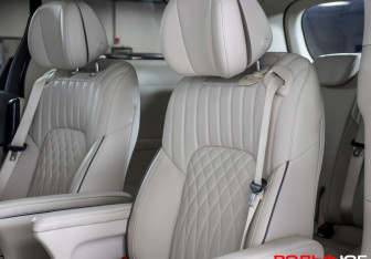 Подержанный автомобиль Voyah Dream 2023 года (9 фото)