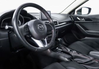 Подержанный автомобиль Mazda 3 Hatchback 2013 года (8 фото)