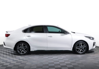Подержанный автомобиль Kia Cerato Sedan 2021 года (4 фото)
