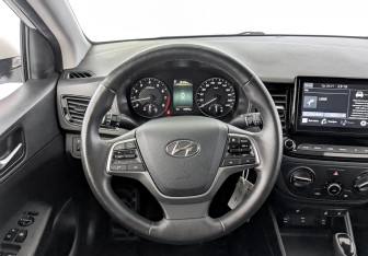 Подержанный автомобиль Hyundai Solaris Sedan 2021 года (21 фото)