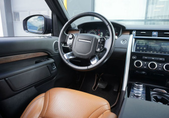 Подержанный автомобиль Land Rover Discovery 2019 года (14 фото)