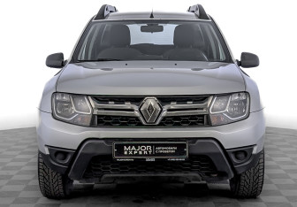 Подержанный автомобиль Renault Duster 2018 года (2 фото)