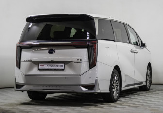 Подержанный автомобиль GAC M8 2023 года (5 фото)