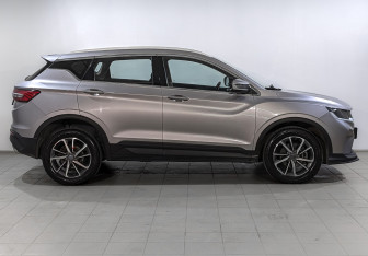 Подержанный автомобиль Geely Coolray 2022 года (4 фото)