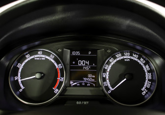 Подержанный автомобиль Skoda Rapid Liftback 2018 года (11 фото)