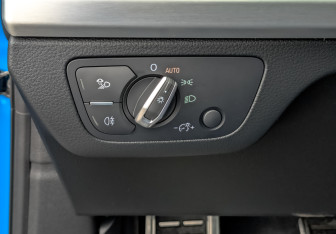 Подержанный автомобиль Audi SQ5 2019 года (28 фото)