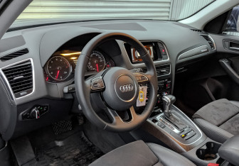 Подержанный автомобиль Audi Q5 2015 года (15 фото)