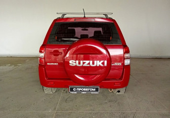 Подержанный автомобиль Suzuki Grand Vitara 2012 года (6 фото)