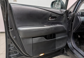 Подержанный автомобиль Lexus RX 2011 года (19 фото)