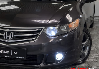 Подержанный автомобиль Honda Accord Sedan 2008 года (17 фото)