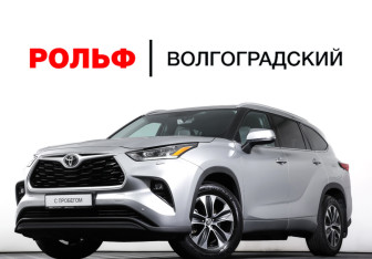 Подержанный автомобиль Toyota Highlander 2021 года (29 фото)
