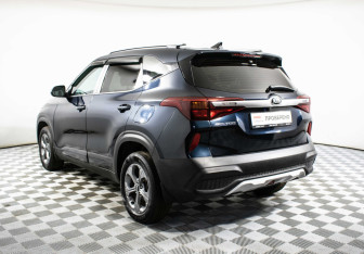 Подержанный автомобиль Kia Seltos 2021 года (7 фото)