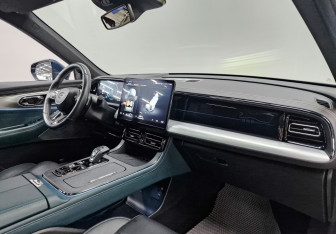 Подержанный автомобиль GAC GS8 2023 года (12 фото)