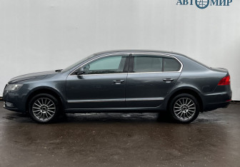 Подержанный автомобиль Skoda Superb Liftback 2014 года (8 фото)