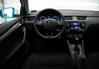 Подержанный автомобиль Skoda Octavia Liftback 2019 года (9 фото)