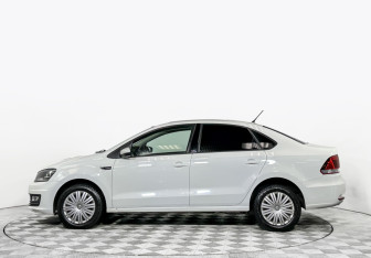 Подержанный автомобиль Volkswagen Polo Sedan 2016 года (8 фото)