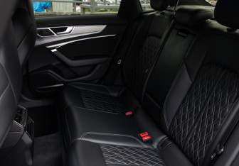 Подержанный автомобиль Audi A6 Sedan 2020 года (11 фото)