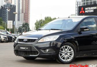 Подержанный автомобиль Ford Focus Sedan 2008 года (14 фото)