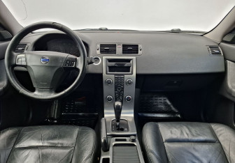 Подержанный автомобиль Volvo S40 2007 года (12 фото)