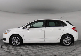 Подержанный автомобиль Citroen C4 Hatchback 2011 года (8 фото)