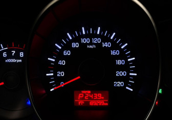 Подержанный автомобиль Kia Rio Sedan 2015 года (13 фото)