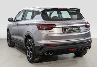 Подержанный автомобиль Geely Coolray 2022 года (7 фото)