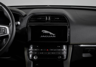 Подержанный автомобиль Jaguar F-Pace 2020 года (13 фото)