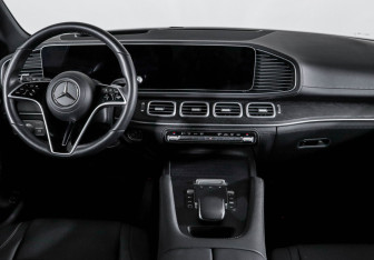 Подержанный автомобиль Mercedes-Benz GLE 2024 года (12 фото)