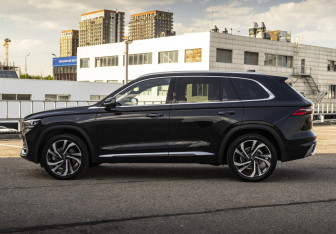 Подержанный автомобиль Geely Monjaro 2024 года (9 фото)