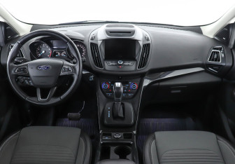 Подержанный автомобиль Ford Kuga 2016 года (7 фото)