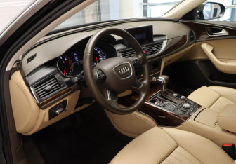Подержанный автомобиль Audi A6 Sedan 2012 года (7 фото)
