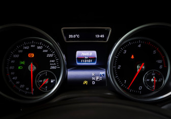 Подержанный автомобиль Mercedes-Benz GLE 2017 года (20 фото)